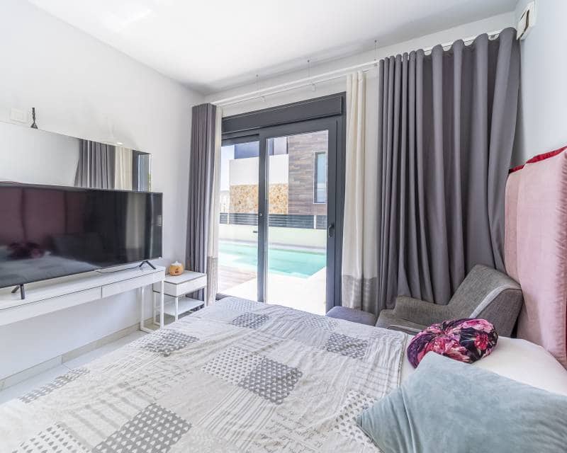 4 soveværelse Villa til salg i Orihuela Costa med swimmingpool - € 759.000 (Ref: 10088493)