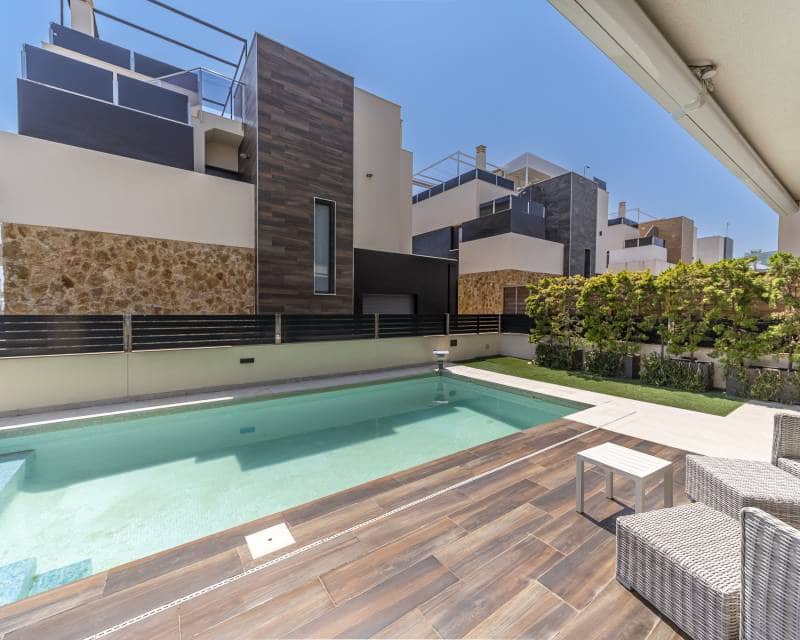 4 soveværelse Villa til salg i Orihuela Costa med swimmingpool - € 759.000 (Ref: 10088493)