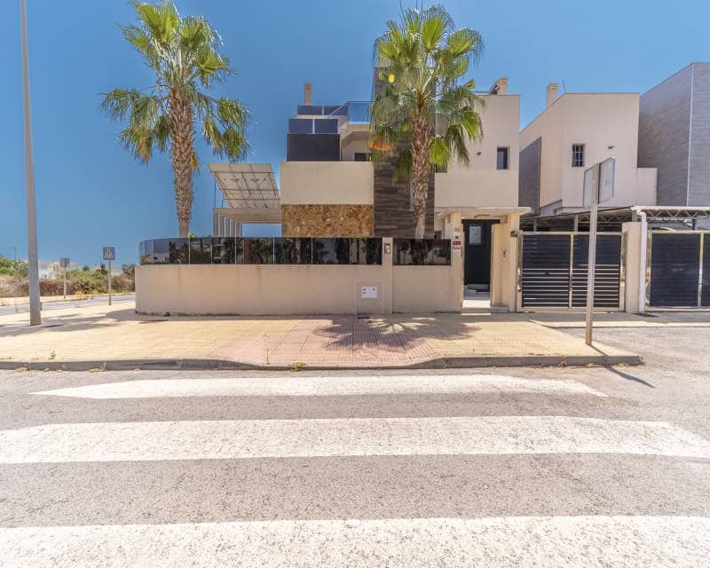 4 soveværelse Villa til salg i Orihuela Costa med swimmingpool - € 759.000 (Ref: 10088493)