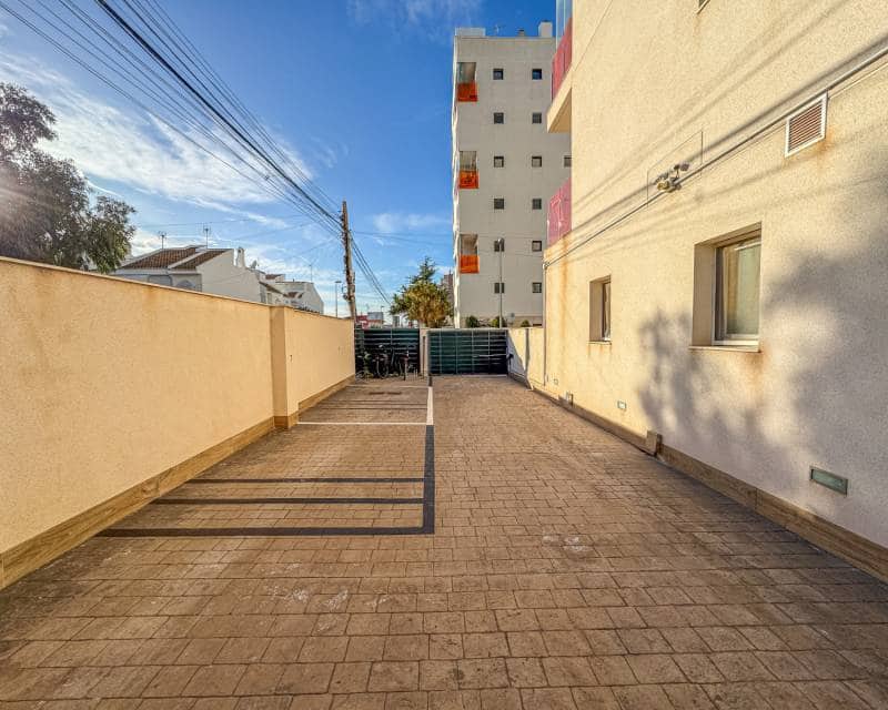 2 soverom Leilighet til salgs i Torrevieja med svømmebasseng - € 197 000 (Ref: 10088494)