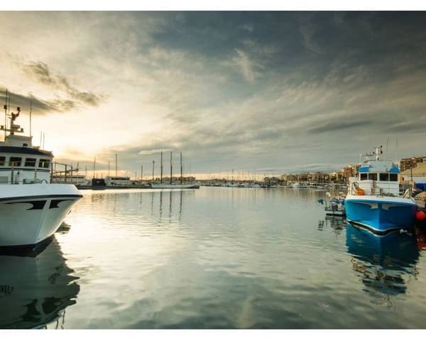 3 quarto Moradia em Banda para venda em Nueva Torrevieja, Torrevieja com piscina garagem - 394 990 € (Ref: 10088496)