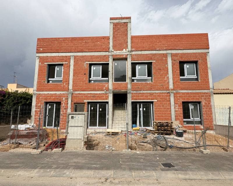 3 soveværelse Byhus til salg i Torrevieja - € 325.000 (Ref: 10091570)