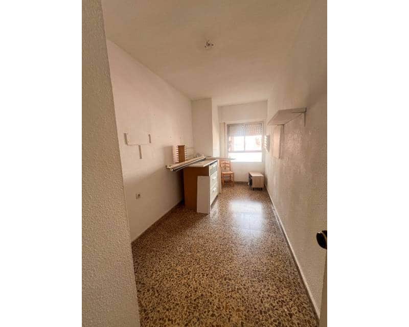 Apartamento de 4 habitaciones en Guardamar del Segura en venta con garaje - 195.000 € (Ref: 10091572)