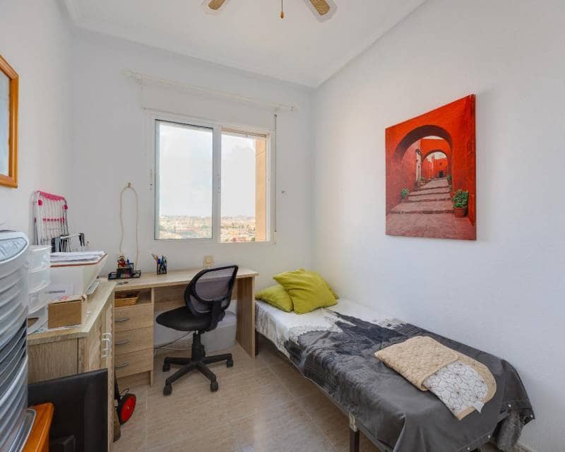 2 bedroom Apartment for sale in Torrevieja with pool - € 164,969 (Ref: 10094817)