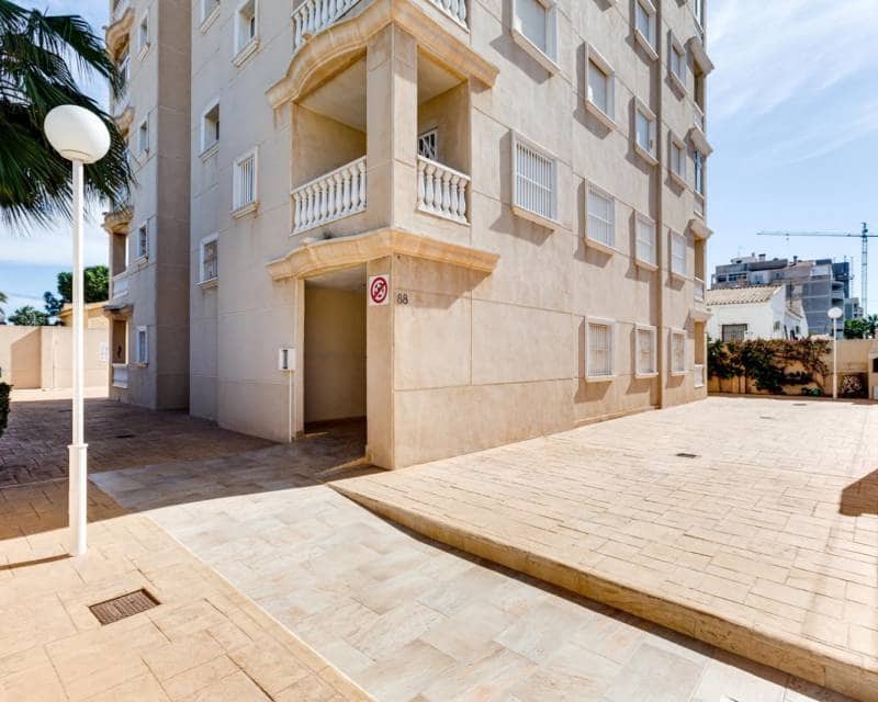 2 bedroom Apartment for sale in Torrevieja with pool - € 164,969 (Ref: 10094817)