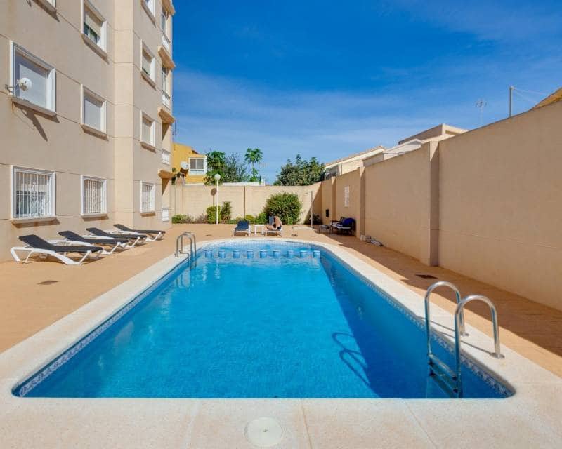2 bedroom Apartment for sale in Torrevieja with pool - € 164,969 (Ref: 10094817)