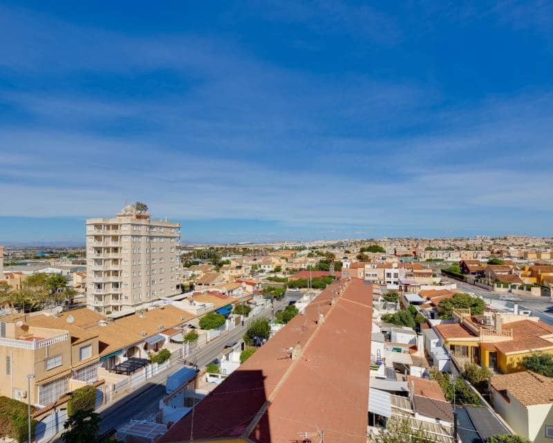 2 bedroom Apartment for sale in Torrevieja with pool - € 164,969 (Ref: 10094817)