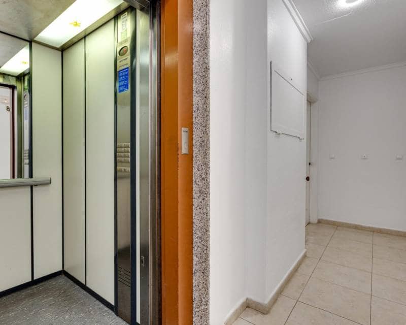 2 bedroom Apartment for sale in Torrevieja with pool - € 164,969 (Ref: 10094817)