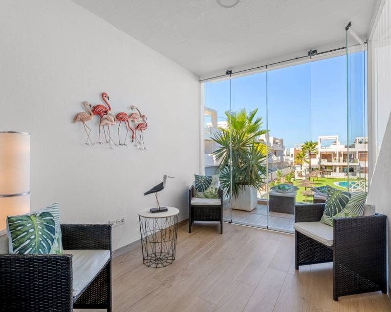 2 soverom Penthouse til salgs i Torrevieja med svømmebasseng - € 295 000 (Ref: 10094818)