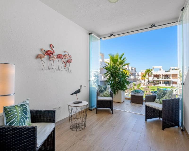 2 soverom Penthouse til salgs i Torrevieja med svømmebasseng - € 295 000 (Ref: 10094818)