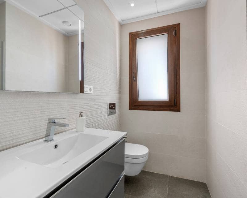2 soverom Penthouse til salgs i Torrevieja med svømmebasseng - € 295 000 (Ref: 10094818)