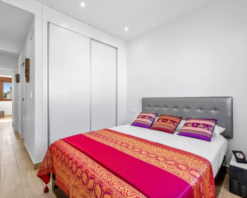2 soverom Penthouse til salgs i Torrevieja med svømmebasseng - € 295 000 (Ref: 10094818)