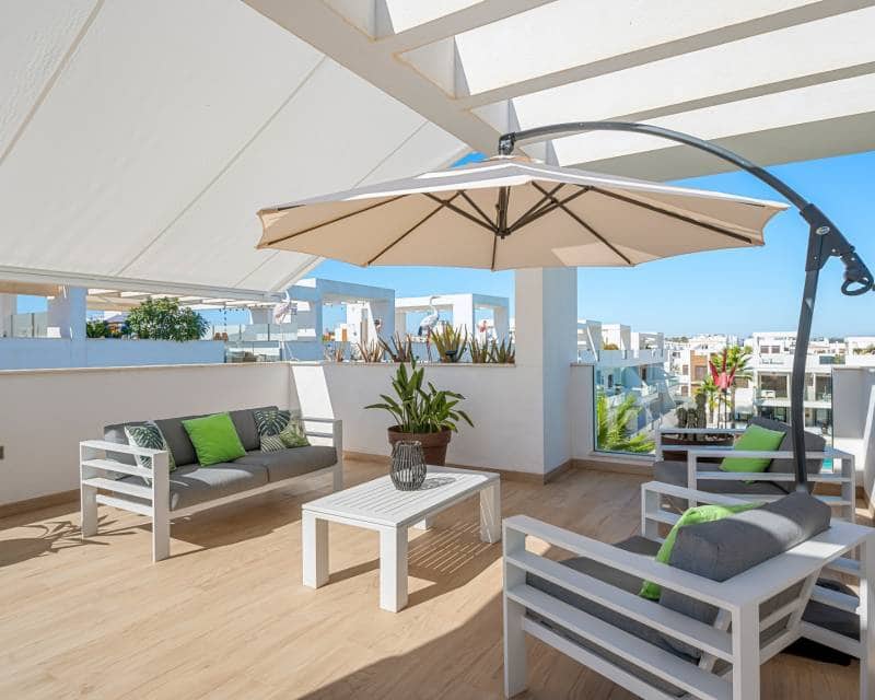 2 soverom Penthouse til salgs i Torrevieja med svømmebasseng - € 295 000 (Ref: 10094818)