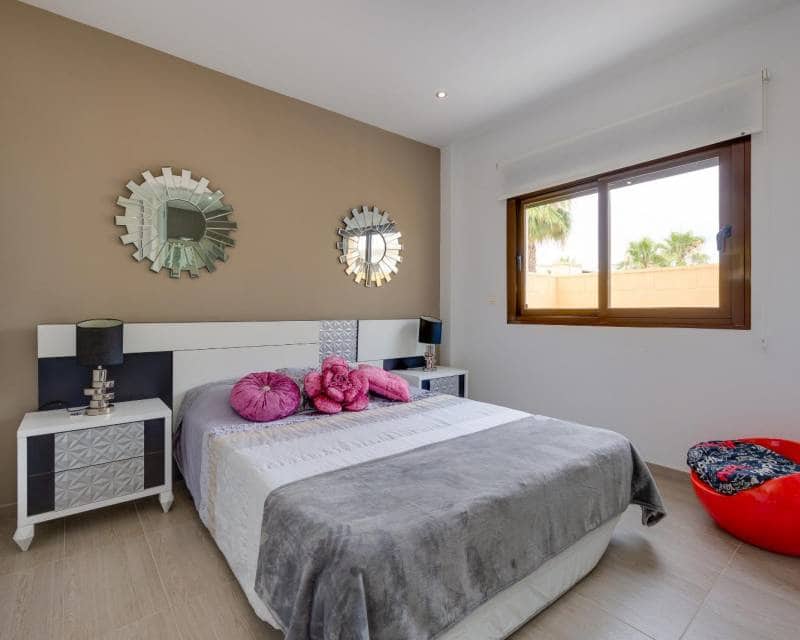 3 bedroom Villa for sale in Ciudad Quesada with pool garage - € 379,969 (Ref: 10095351)