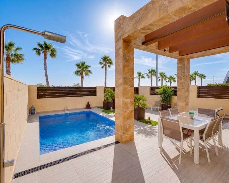 3 bedroom Villa for sale in Ciudad Quesada with pool garage - € 379,969 (Ref: 10095351)