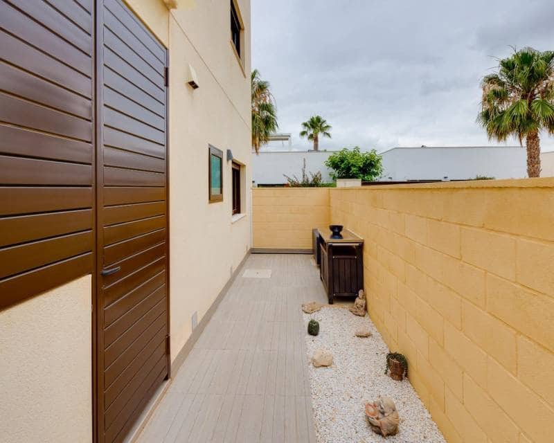 3 bedroom Villa for sale in Ciudad Quesada with pool garage - € 379,969 (Ref: 10095351)