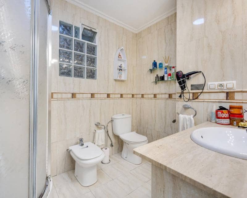 5 sypialnia Apartament na sprzedaż w Torrevieja - 224 969 € (Ref: 10097284)