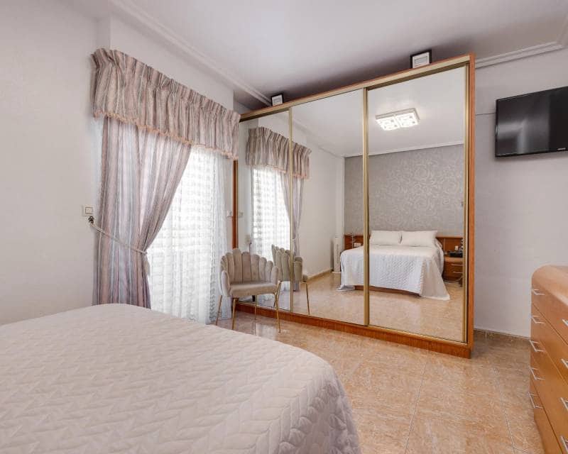 5 sypialnia Apartament na sprzedaż w Torrevieja - 224 969 € (Ref: 10097284)