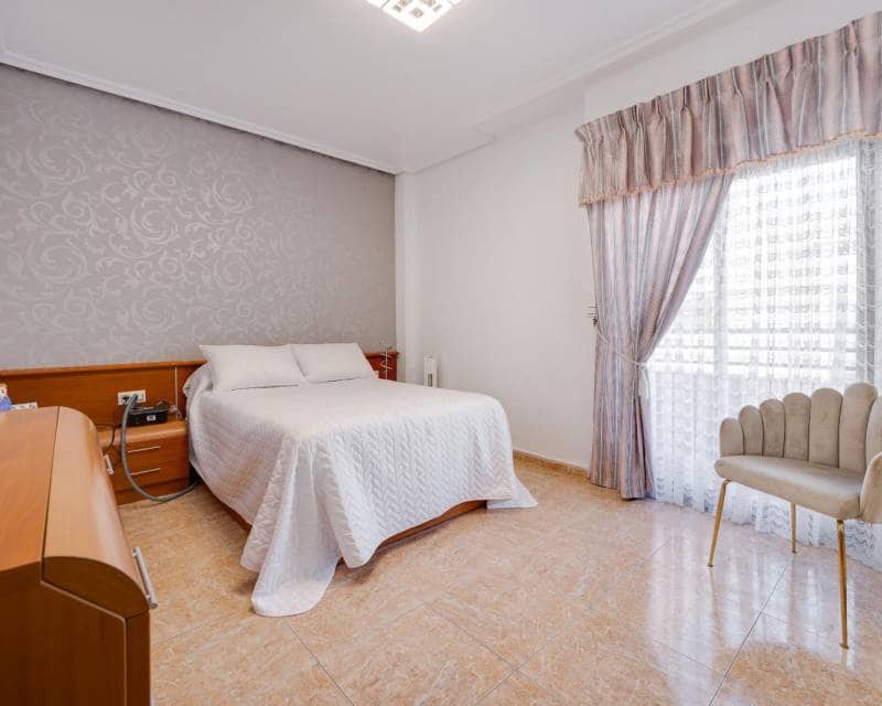 5 sypialnia Apartament na sprzedaż w Torrevieja - 224 969 € (Ref: 10097284)