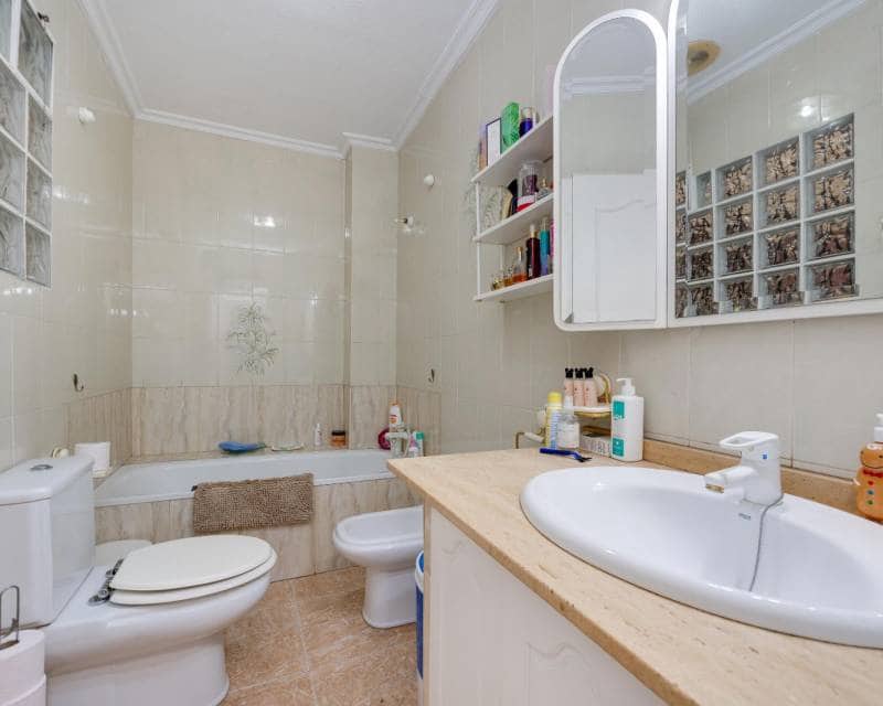 5 sypialnia Apartament na sprzedaż w Torrevieja - 224 969 € (Ref: 10097284)