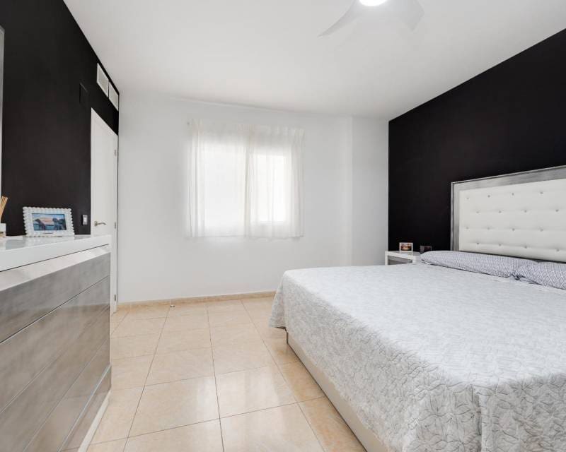 3 makuuhuone Huoneisto myytävänä paikassa Torrevieja mukana 
autotalli - 224 969 € (Ref: 10097286)