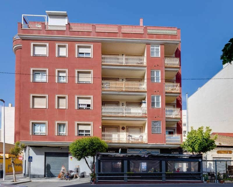 3 makuuhuone Huoneisto myytävänä paikassa Torrevieja mukana 
autotalli - 224 969 € (Ref: 10097286)