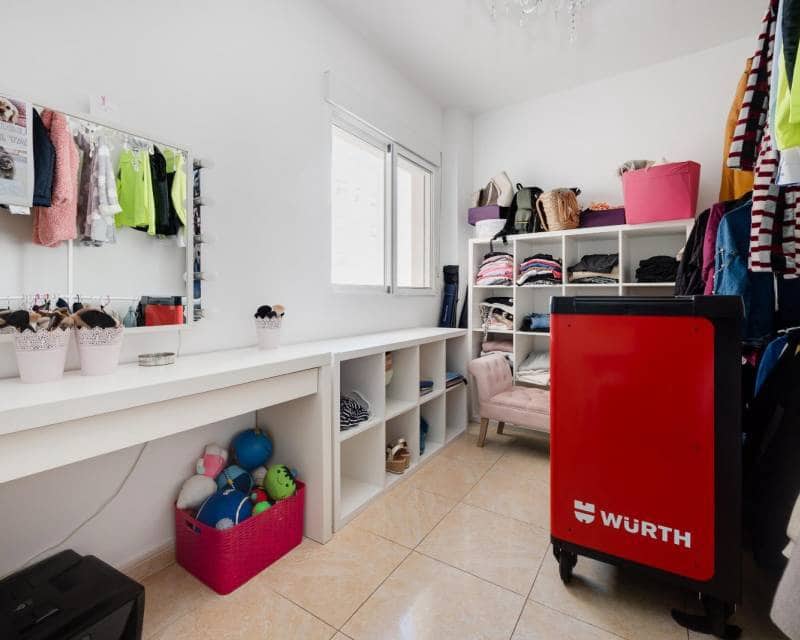 3 makuuhuone Huoneisto myytävänä paikassa Torrevieja mukana 
autotalli - 224 969 € (Ref: 10097286)