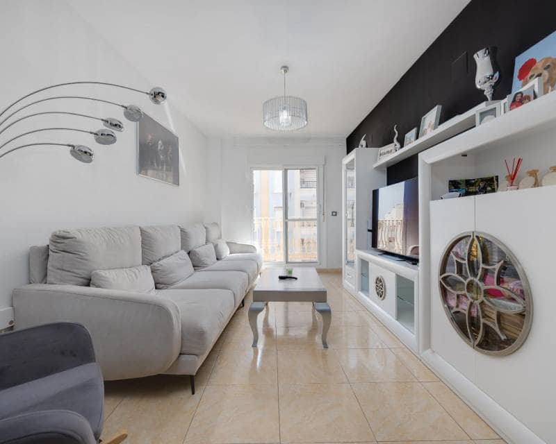 3 makuuhuone Huoneisto myytävänä paikassa Torrevieja mukana 
autotalli - 224 969 € (Ref: 10097286)