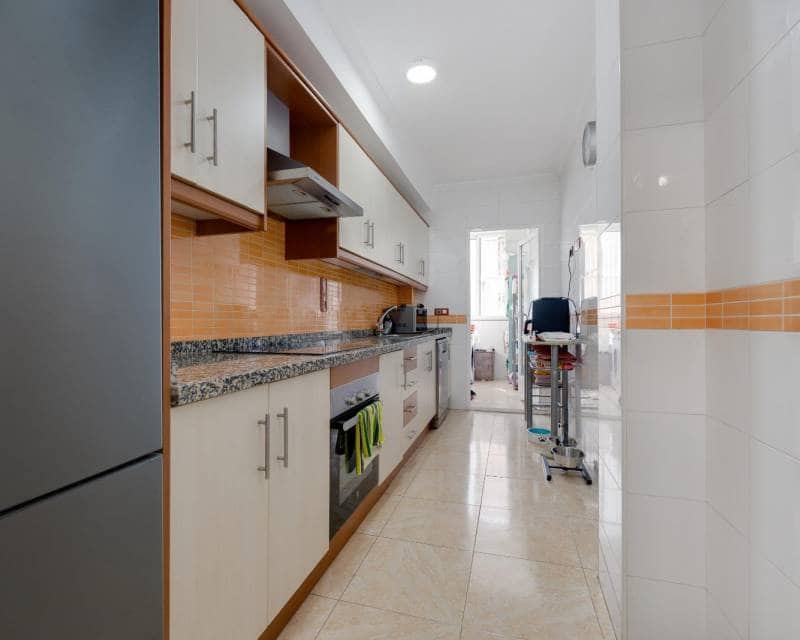 3 makuuhuone Huoneisto myytävänä paikassa Torrevieja mukana 
autotalli - 224 969 € (Ref: 10097286)
