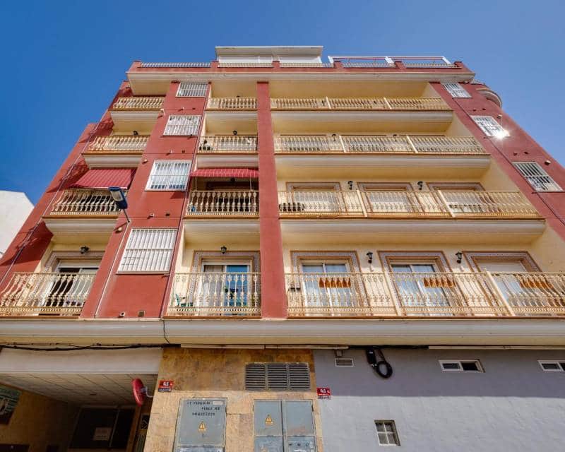 3 makuuhuone Huoneisto myytävänä paikassa Torrevieja mukana 
autotalli - 224 969 € (Ref: 10097286)