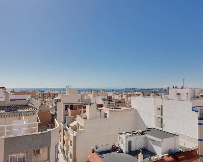 3 makuuhuone Huoneisto myytävänä paikassa Torrevieja mukana 
autotalli - 224 969 € (Ref: 10097286)