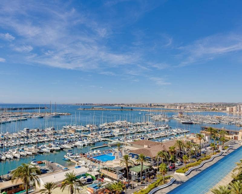 3 makuuhuone Huoneisto myytävänä paikassa Torrevieja mukana 
autotalli - 224 969 € (Ref: 10097286)