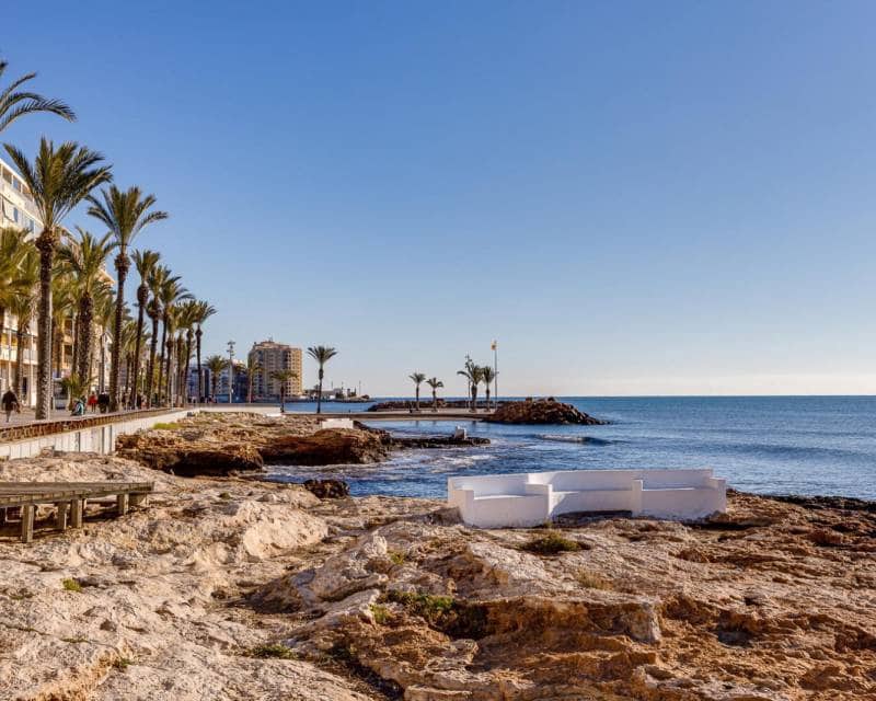 3 makuuhuone Huoneisto myytävänä paikassa Torrevieja mukana 
autotalli - 224 969 € (Ref: 10097286)