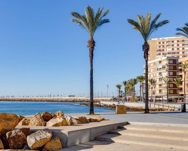 3 makuuhuone Huoneisto myytävänä paikassa Torrevieja mukana 
autotalli - 224 969 € (Ref: 10097286)