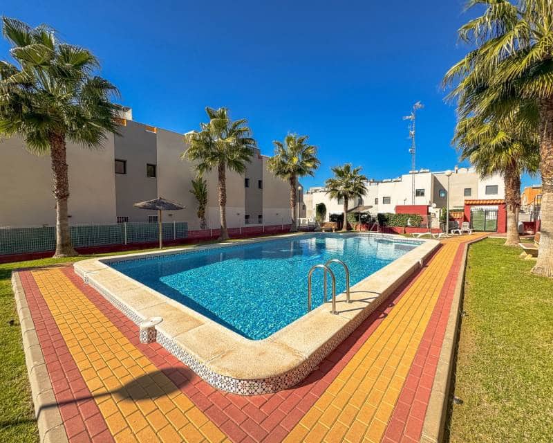 2 sovrum Hus till salu i Los Altos med pool - 265 000 € (Ref: 10098869)