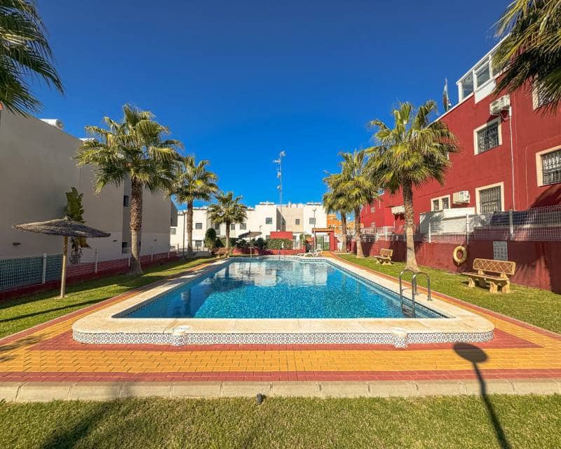2 sovrum Hus till salu i Los Altos med pool - 265 000 € (Ref: 10098869)
