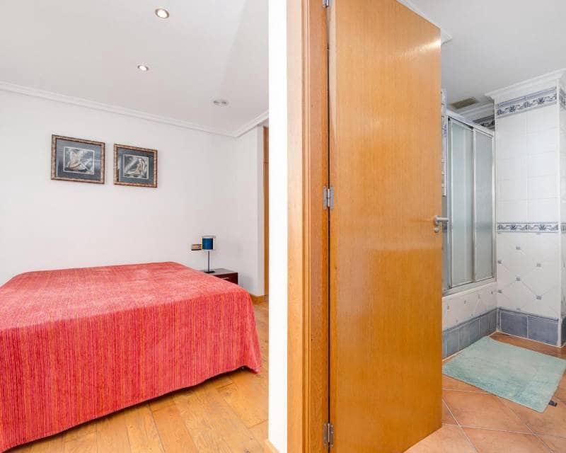 Ático de 3 habitaciones en Torrevieja en venta con garaje - 310.969 € (Ref: 10098870)