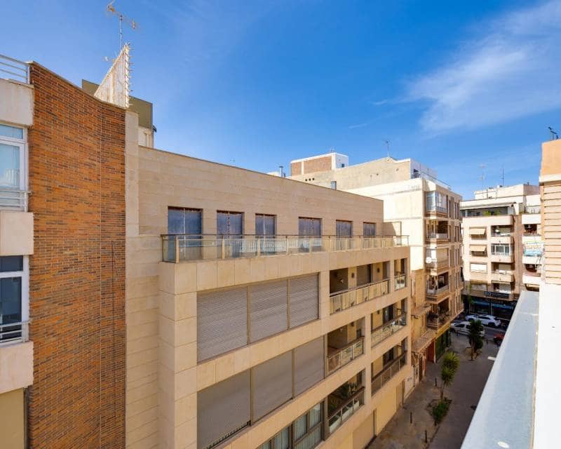 Ático de 3 habitaciones en Torrevieja en venta con garaje - 310.969 € (Ref: 10098870)