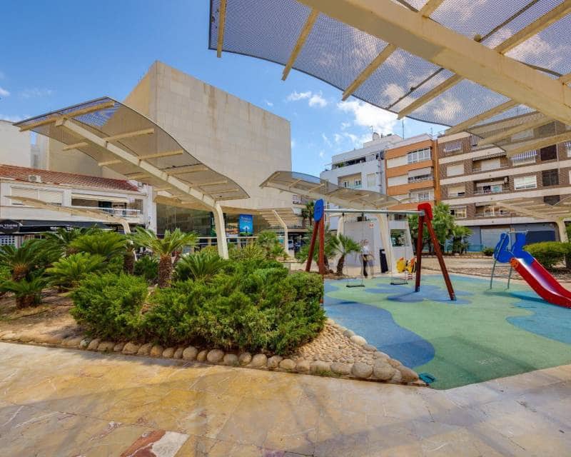 Ático de 3 habitaciones en Torrevieja en venta con garaje - 310.969 € (Ref: 10098870)