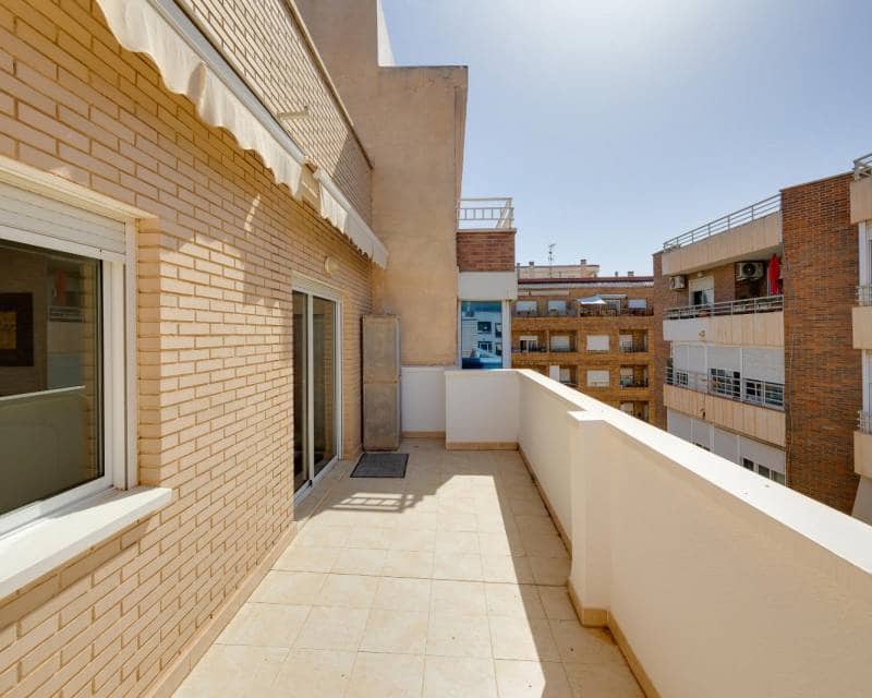 Ático de 3 habitaciones en Torrevieja en venta con garaje - 310.969 € (Ref: 10098870)