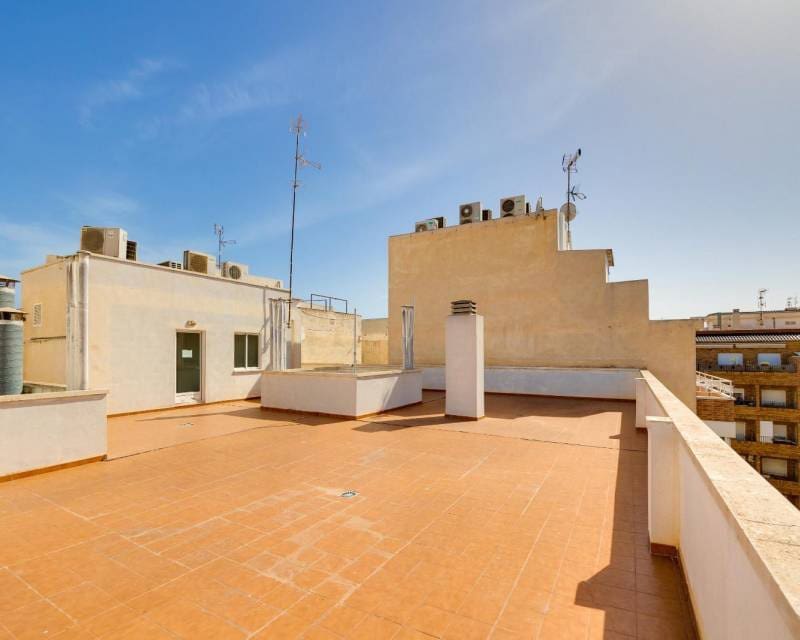 Ático de 3 habitaciones en Torrevieja en venta con garaje - 310.969 € (Ref: 10098870)