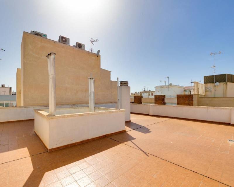 Ático de 3 habitaciones en Torrevieja en venta con garaje - 310.969 € (Ref: 10098870)
