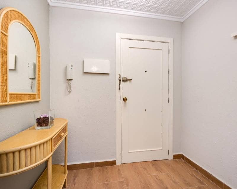 2 soveværelse Lejlighed til salg i Torrevieja - € 214.969 (Ref: 10098871)