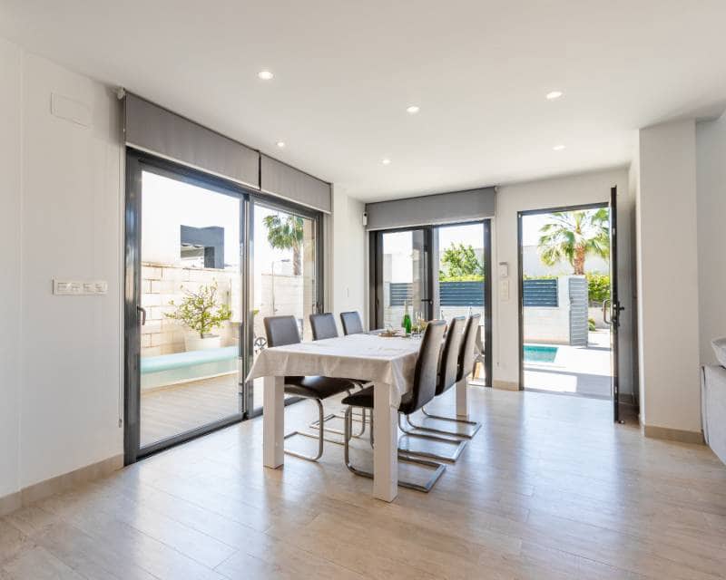 Chalet de 3 habitaciones en Ciudad Quesada en venta con piscina - 389.000 € (Ref: 10099031)