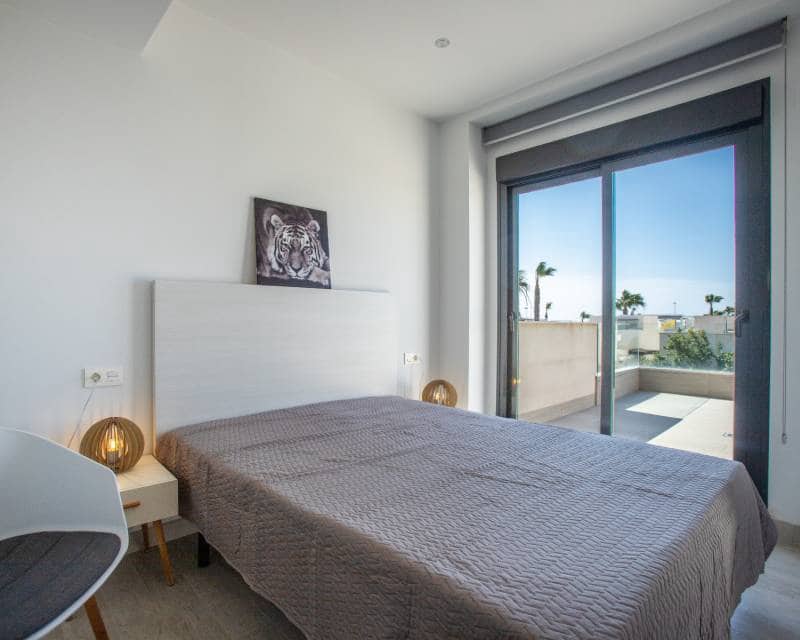 Chalet de 3 habitaciones en Ciudad Quesada en venta con piscina - 389.000 € (Ref: 10099031)