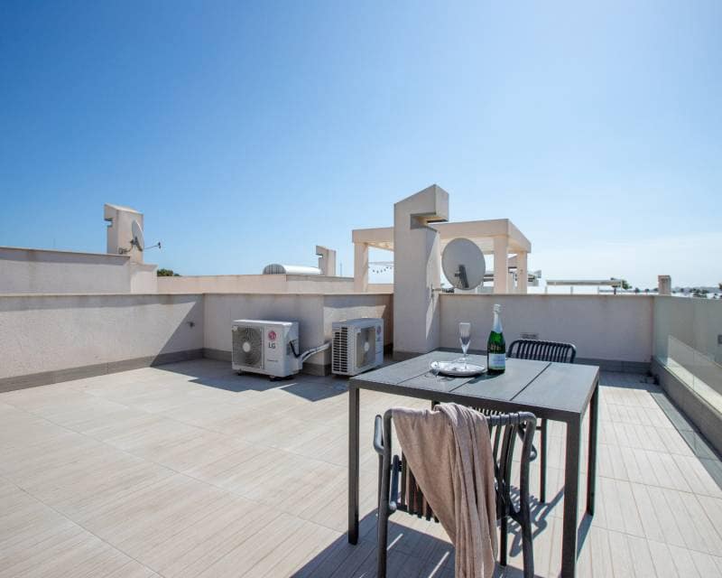 Chalet de 3 habitaciones en Ciudad Quesada en venta con piscina - 389.000 € (Ref: 10099031)