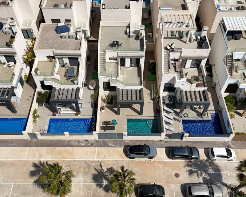 Chalet de 3 habitaciones en Ciudad Quesada en venta con piscina - 389.000 € (Ref: 10099031)