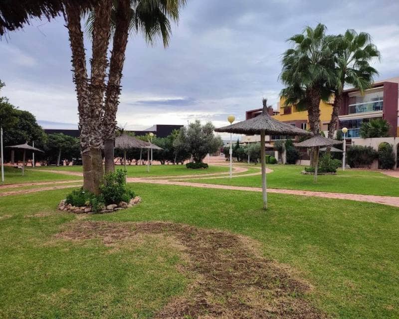 Garage till salu i Orihuela Costa - 225 000 € (Ref: 10101353)