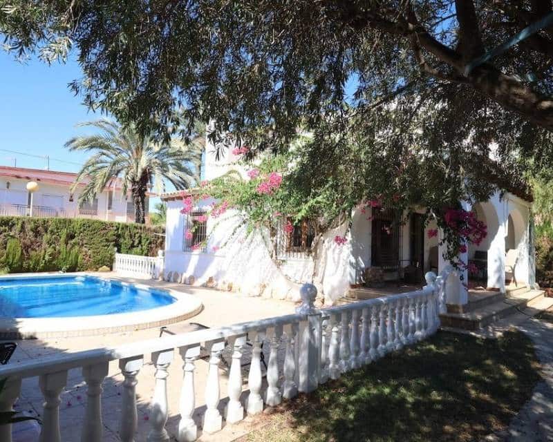 4 sovrum Villa till salu i Cabo Roig med pool garage - 749 000 € (Ref: 10101356)