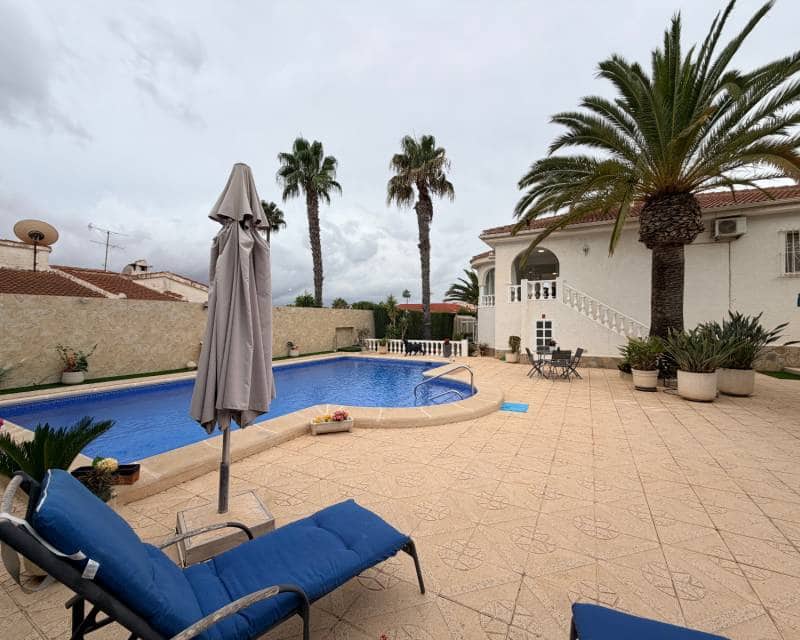 Chalet de 5 habitaciones en Ciudad Quesada en venta con piscina - 770.000 € (Ref: 10101358)